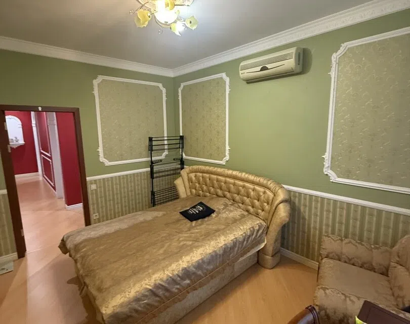 Продаётся 3-комнатная квартира, 106 м²