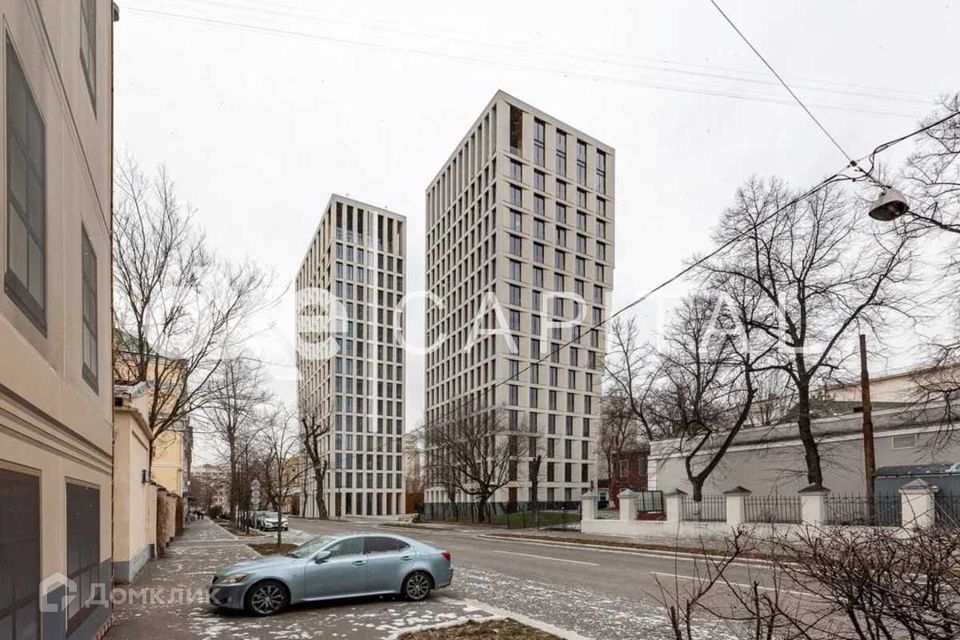 Продаётся 5-комнатная квартира, 290 м²