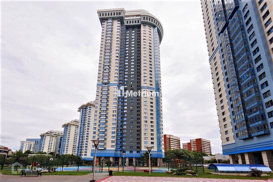 Продаётся 4-комнатная квартира, 144 м²