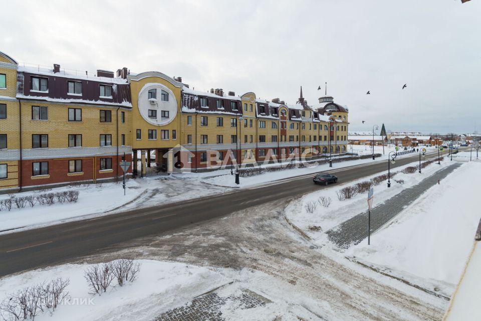 Сдаётся 4-комнатная квартира, 265 м²