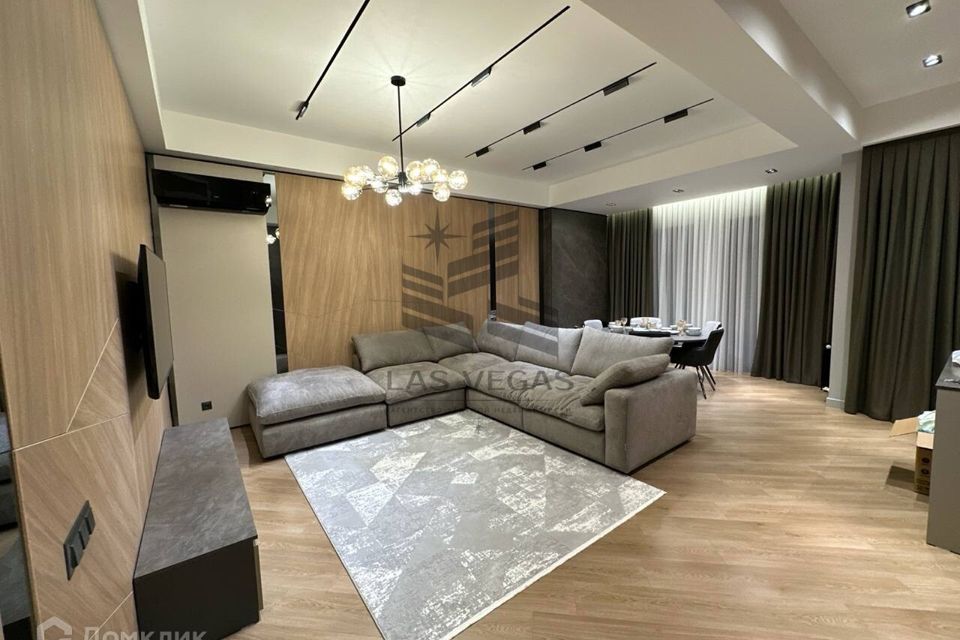 Сдаётся 3-комнатная квартира, 107 м²
