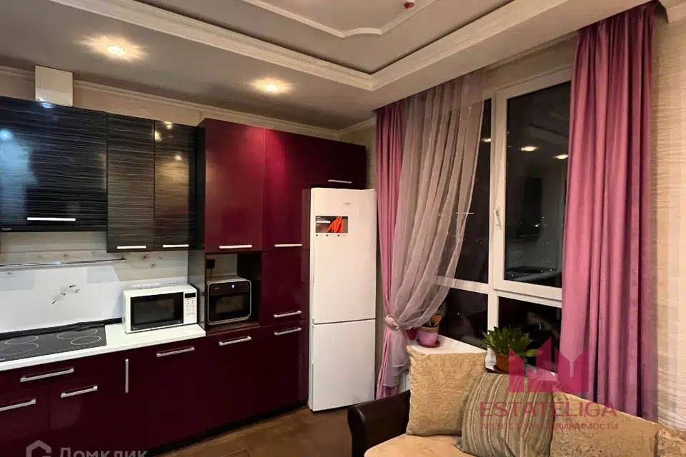 Продаётся 4-комнатная квартира, 103 м²
