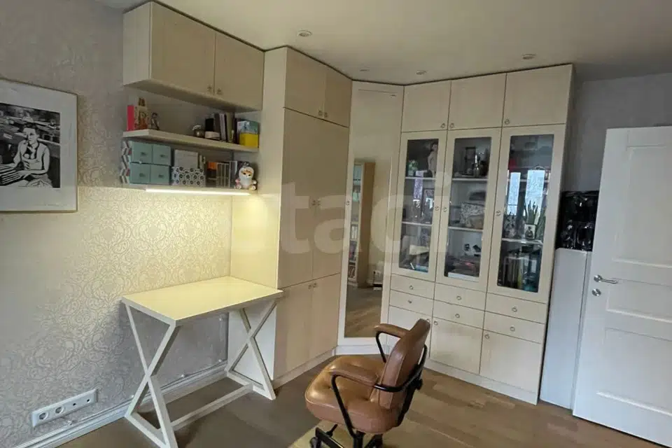 Продаётся 3-комнатная квартира, 56.4 м²
