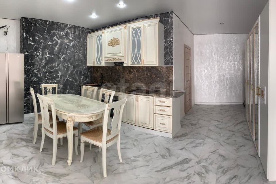 Продаётся 1-комнатная квартира, 55 м²