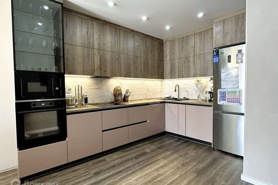 Сдаётся 2-комнатная квартира, 82 м²