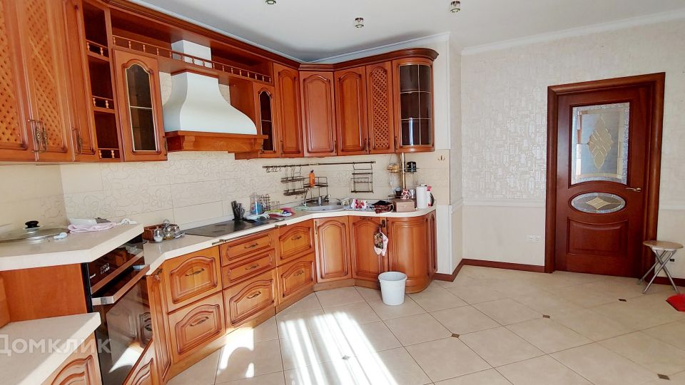 Продаётся 3-комнатная квартира, 128 м²