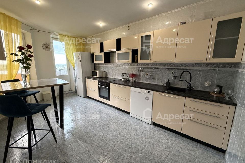 Сдаётся 3-комнатная квартира, 108 м²