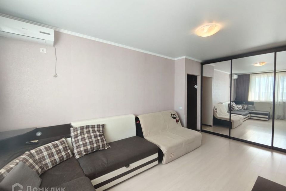 Продаётся 1-комнатная квартира, 42 м²