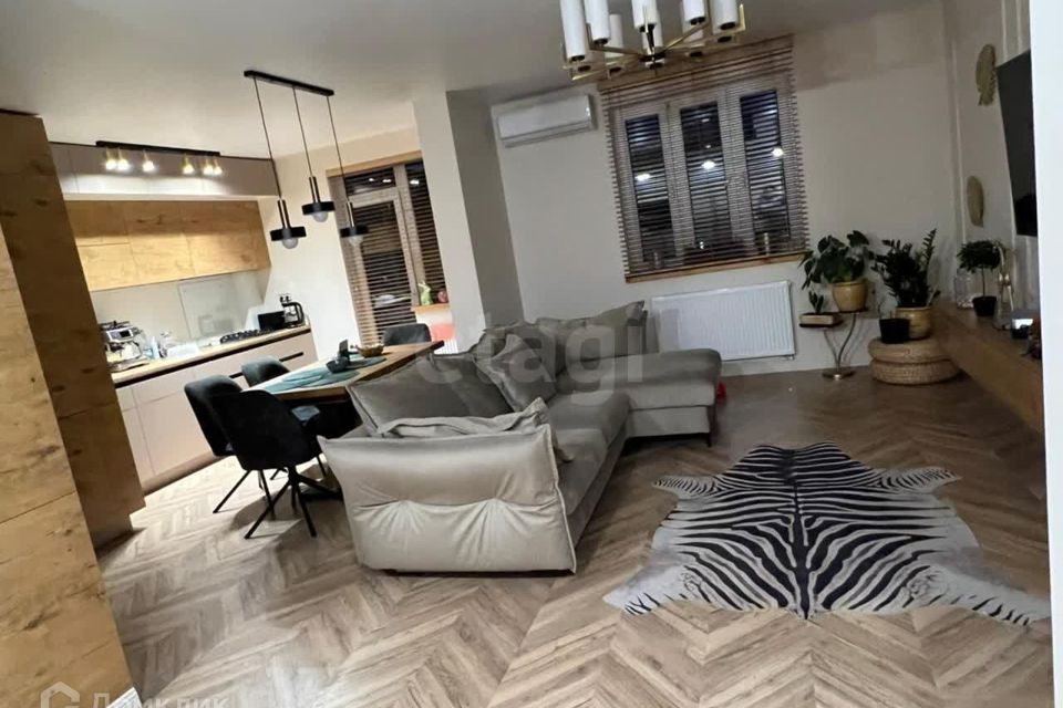 Сдаётся 3-комнатная квартира, 113 м²