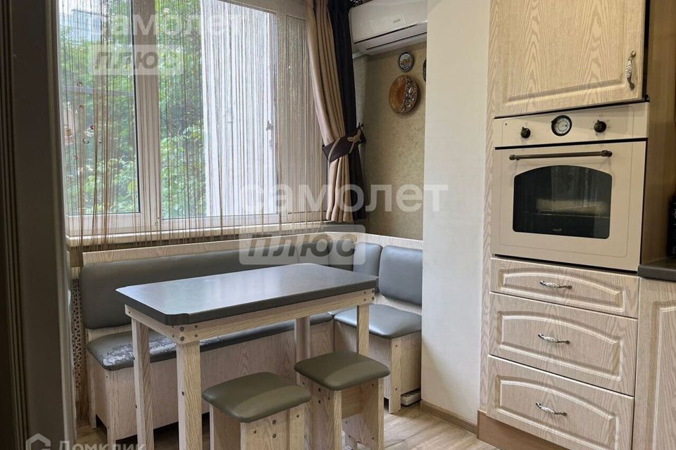 Продаётся 3-комнатная квартира, 65 м²
