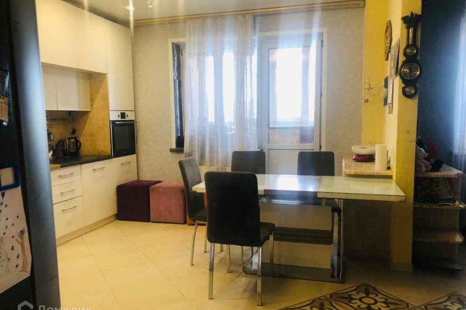 Продаётся 4-комнатная квартира, 114 м²