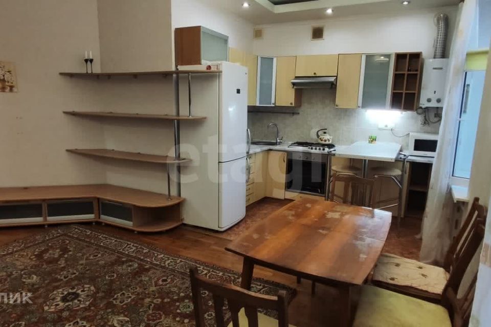 Продаётся 3-комнатная квартира, 74 м²