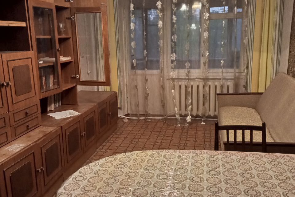 Продаётся 4-комнатная квартира, 70 м²