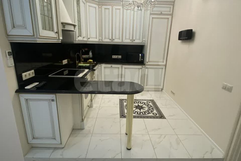Продаётся 3-комнатная квартира, 108 м²
