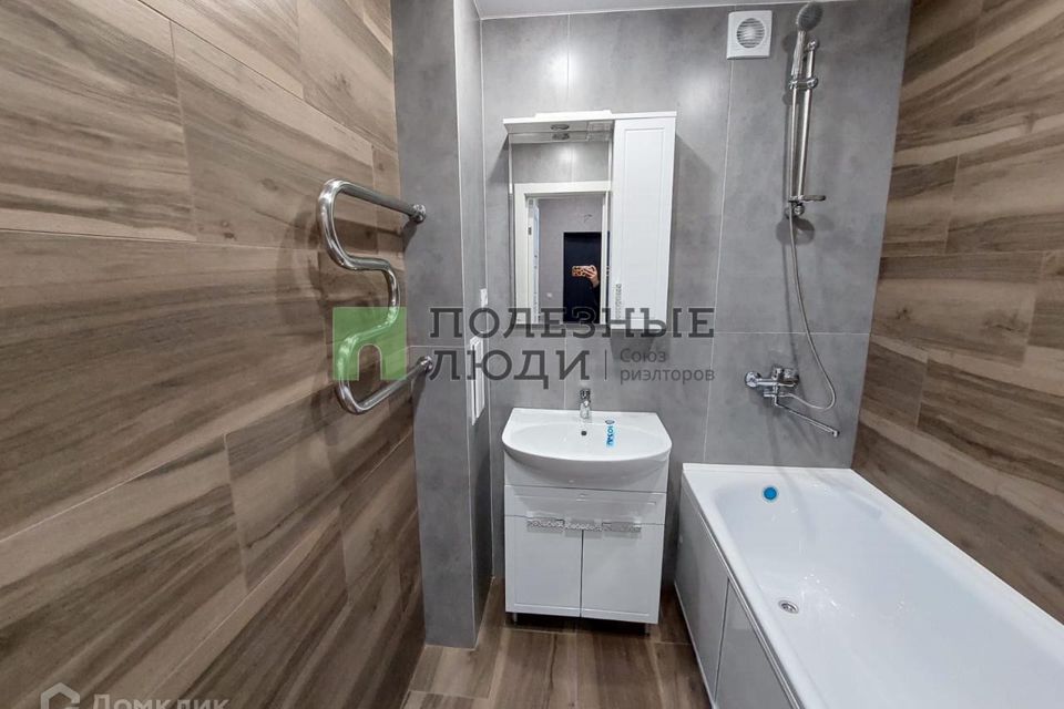 Продаётся 1-комнатная квартира, 42 м²