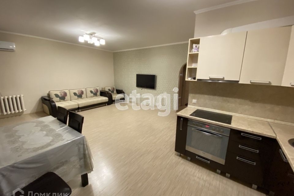 Продаётся 1-комнатная квартира, 54.5 м²