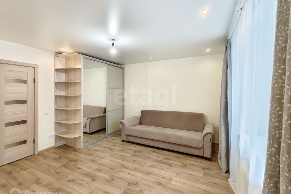 Продаётся 2-комнатная квартира, 60.5 м²