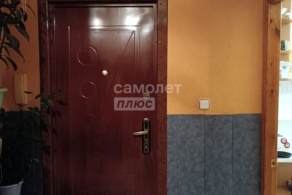 Продаётся 3-комнатная квартира, 60.5 м²