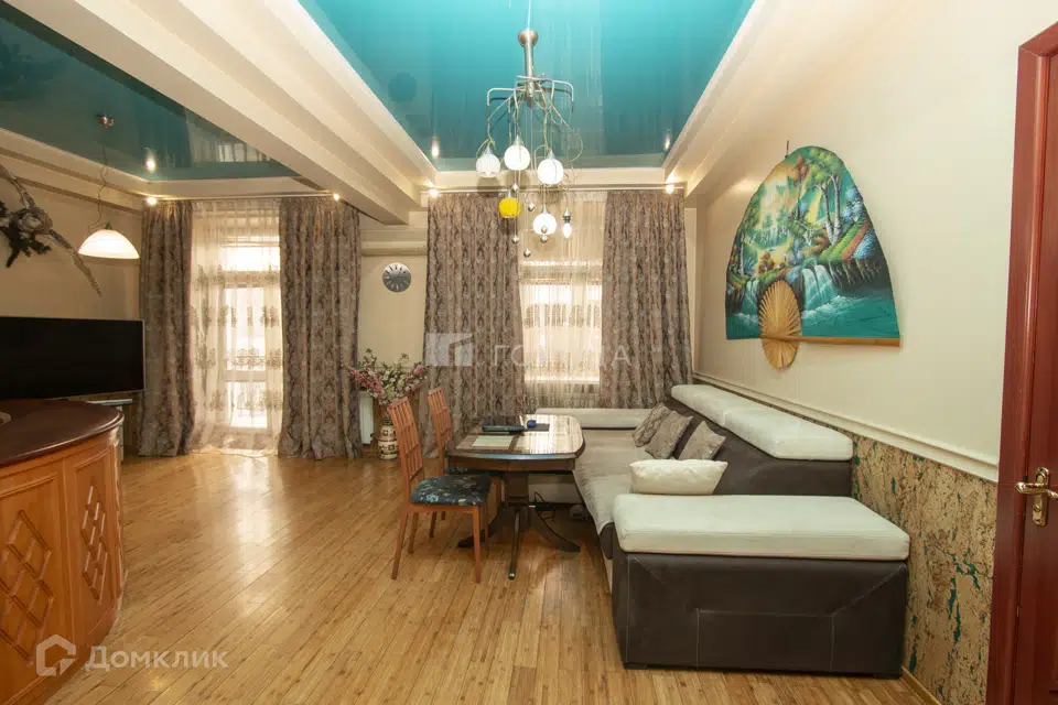 Продаётся 3-комнатная квартира, 106 м²
