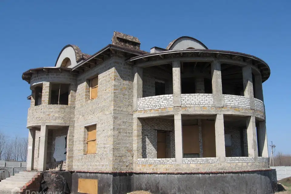 Продаётся 2-этажный дом, 550 м²