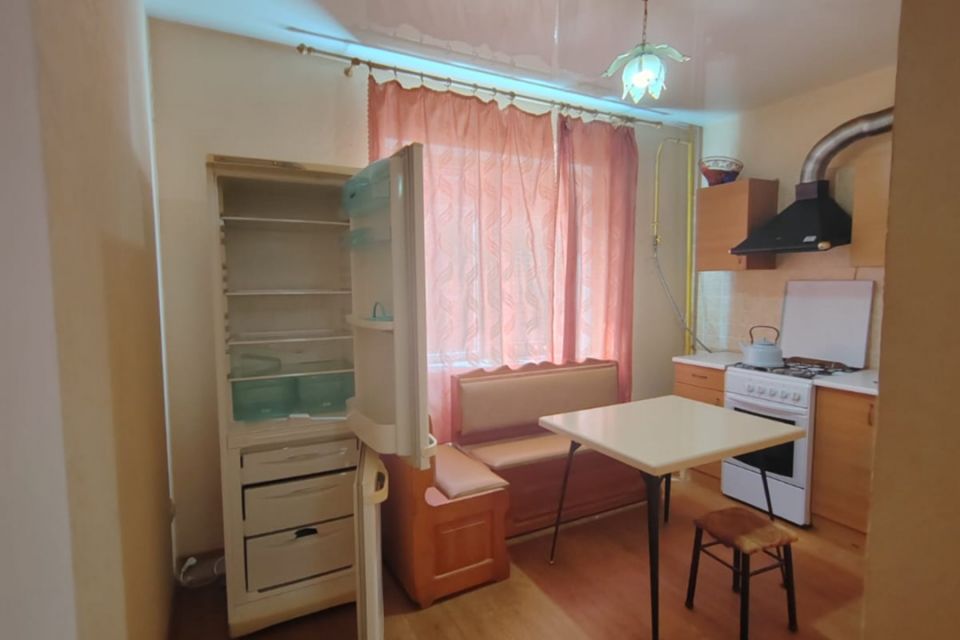 Сдаётся 2-комнатная квартира, 66.9 м²