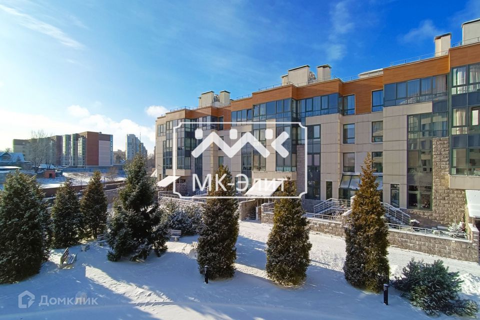 Продаётся 2-комнатная квартира, 81.3 м²