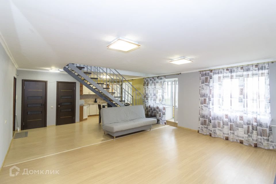 Продаётся 3-комнатная квартира, 105.4 м²