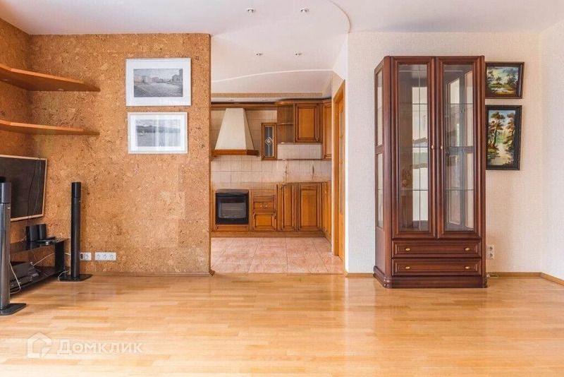 Продаётся 3-комнатная квартира, 126.5 м²