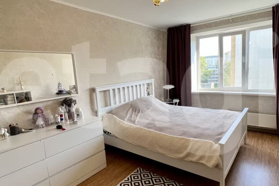 Продаётся 4-комнатная квартира, 105.9 м²