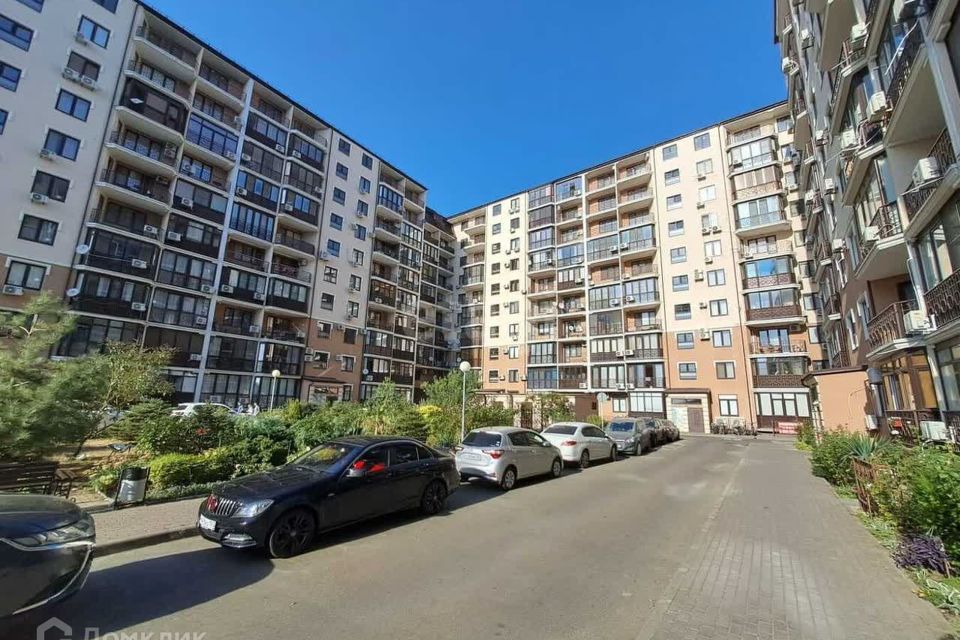 Продаётся 2-комнатная квартира, 105.9 м²