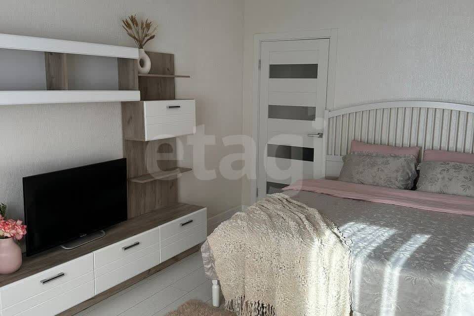 Продаётся 1-комнатная квартира, 41.8 м²