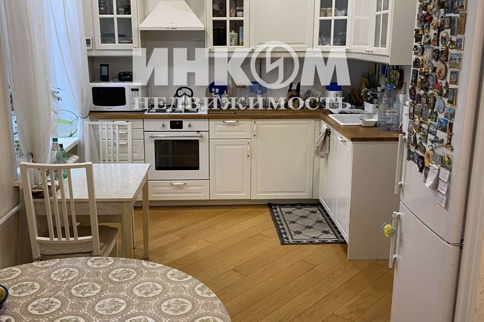 Продаётся 3-комнатная квартира, 98 м²