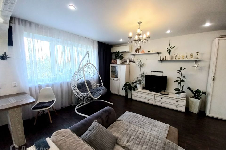 Продаётся 4-комнатная квартира, 73.7 м²