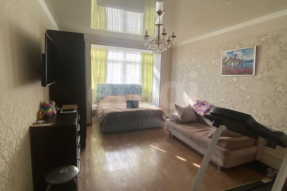 Продаётся 1-комнатная квартира, 42 м²