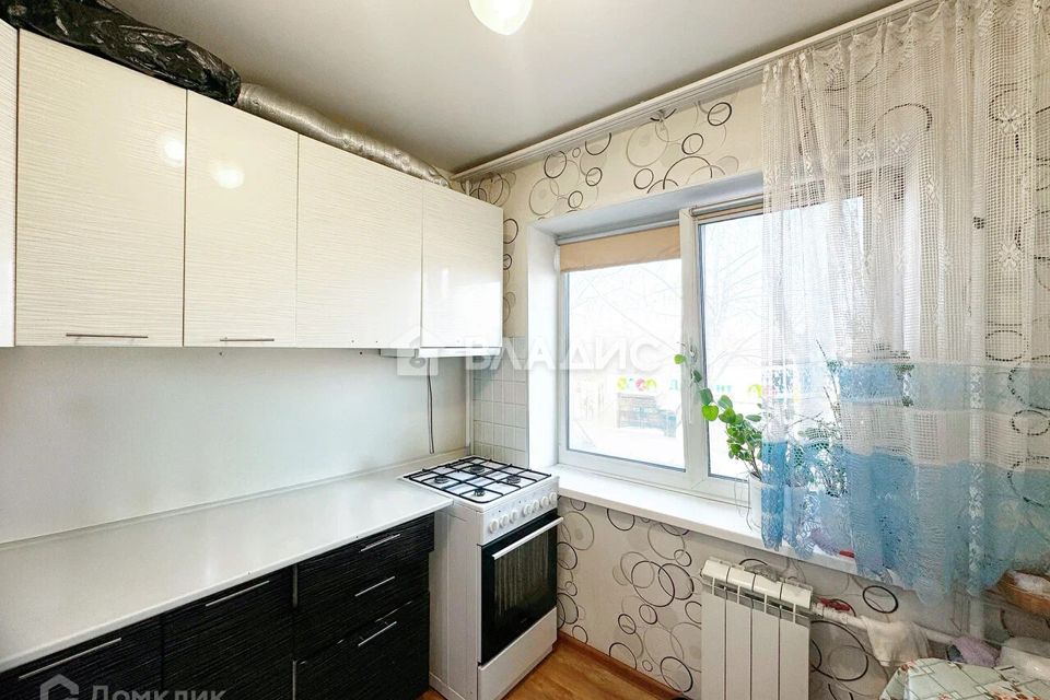 Продаётся 4-комнатная квартира, 59.7 м²