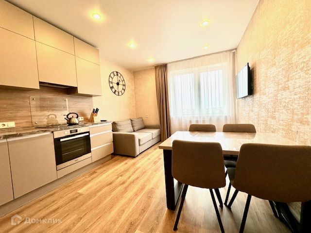 Сдаётся 2-комнатная квартира, 70 м²