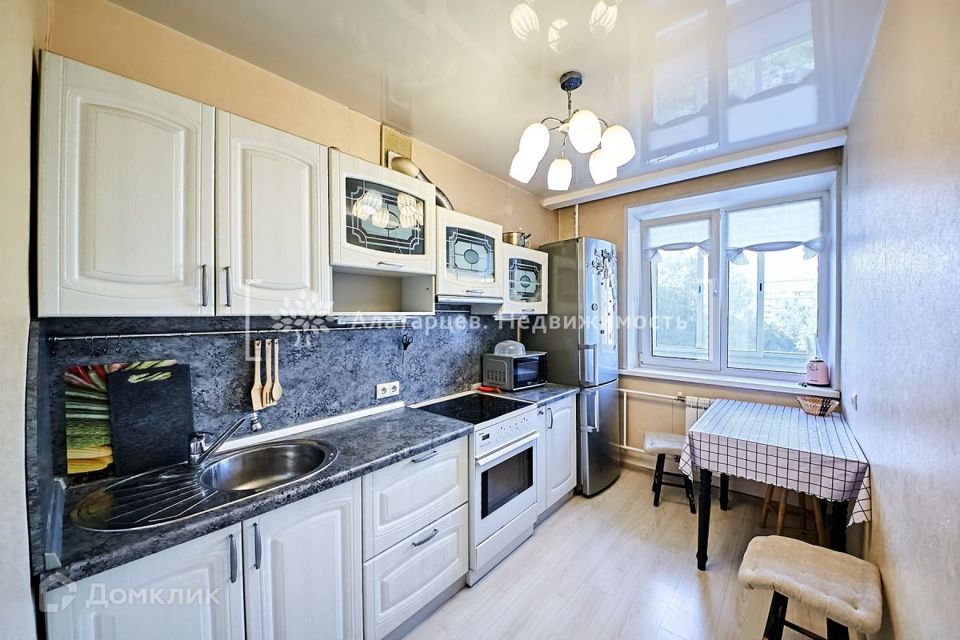 Продаётся 3-комнатная квартира, 64.7 м²