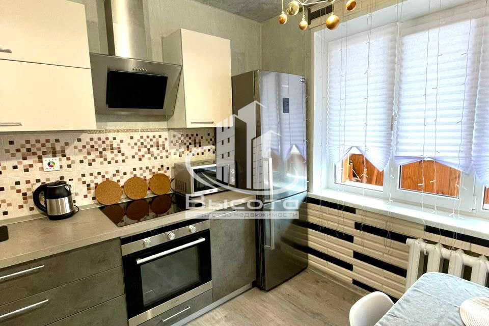 Сдаётся 1-комнатная квартира, 51.7 м²
