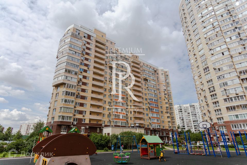 Продаётся 3-комнатная квартира, 104 м²