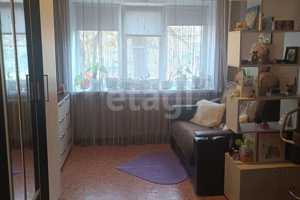 Продаётся комната в 1-комн. квартире, 12.3 м²