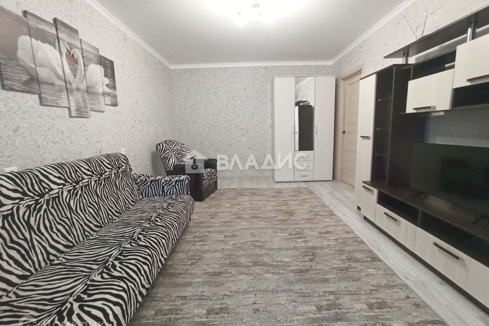 Сдаётся 2-комнатная квартира, 55.7 м²