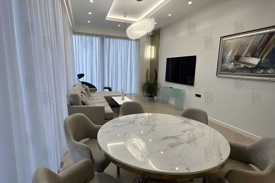 Сдаётся 3-комнатная квартира, 135 м²