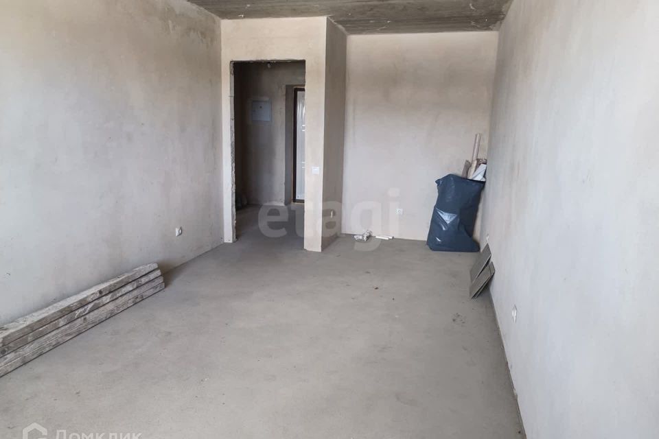 Продаётся 1-комнатная квартира, 43.2 м²