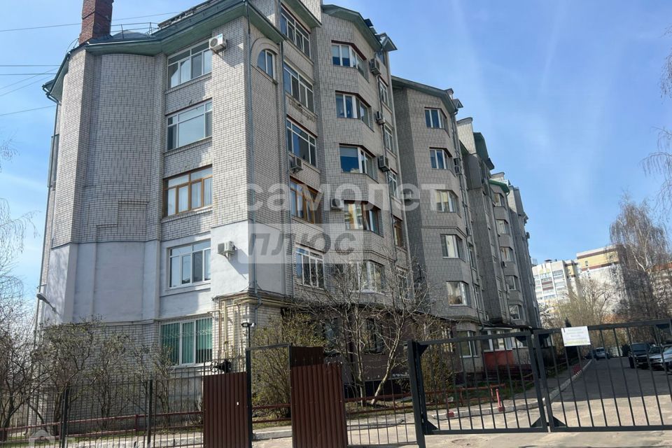 Продаётся 3-комнатная квартира, 117.7 м²