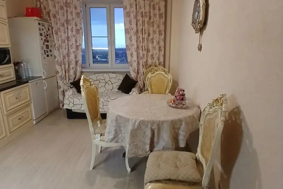 Продаётся 3-комнатная квартира, 97.3 м²