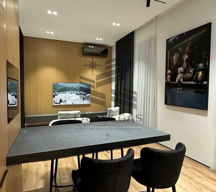 Сдаётся 2-комнатная квартира, 80 м²