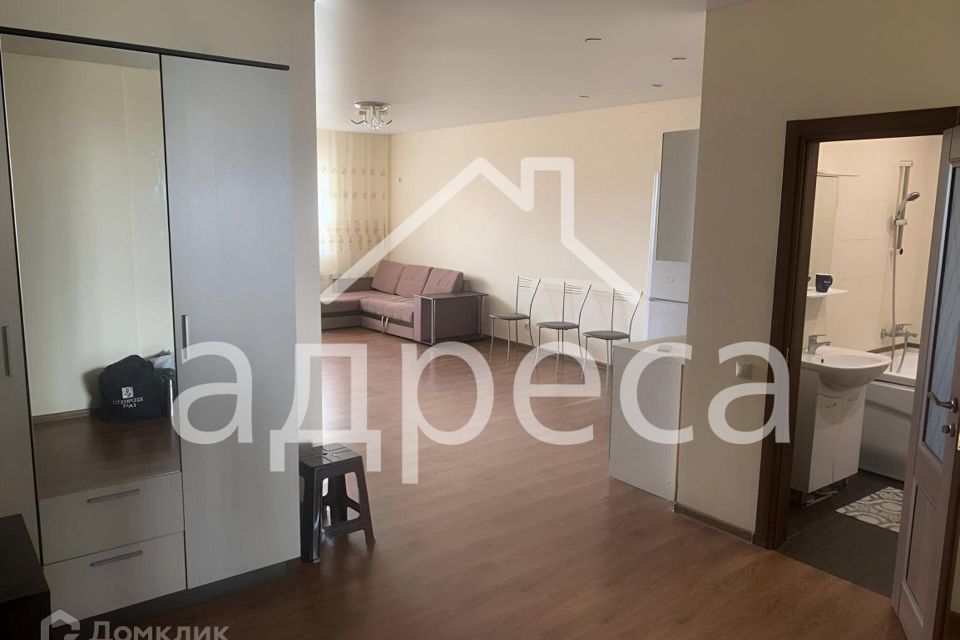 Продаётся 1-комнатная квартира, 67 м²