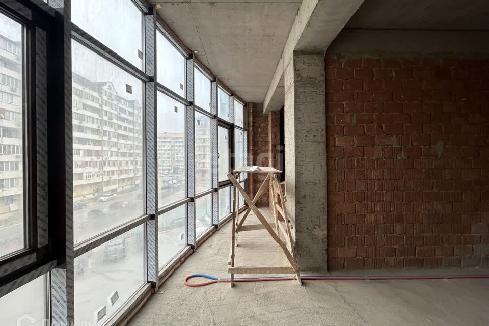 Продаётся 1-комнатная квартира, 62 м²