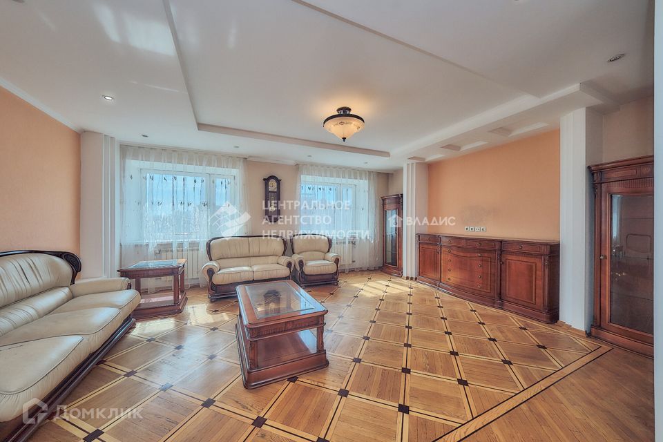 Продаётся 3-комнатная квартира, 106.3 м²