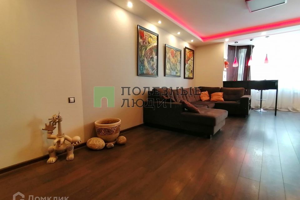 Продаётся 3-комнатная квартира, 107 м²